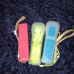 Wii controllers